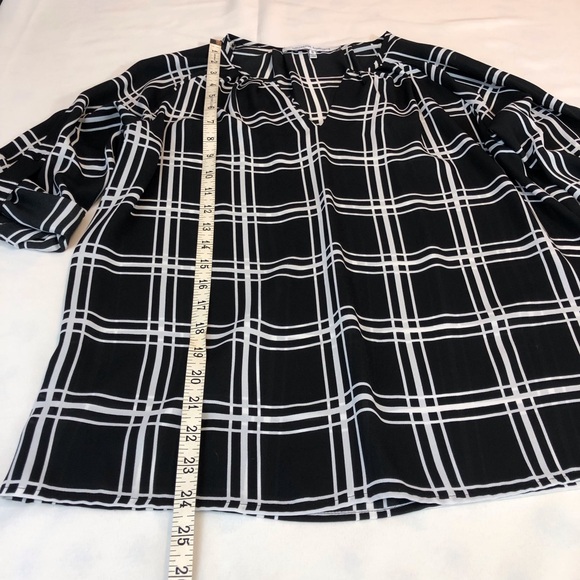 Collective Concepts Black White Plaid Pop Over Top - Picture 13 of 16